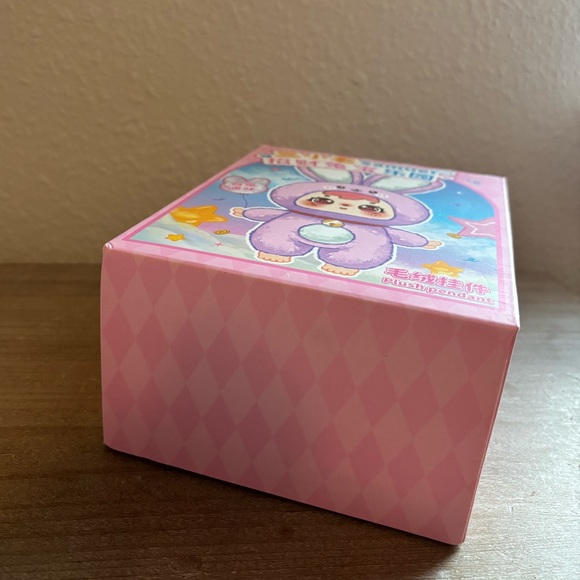 Authentic Samuel Lucky Rabbit Blind Box - Picture 4 of 7